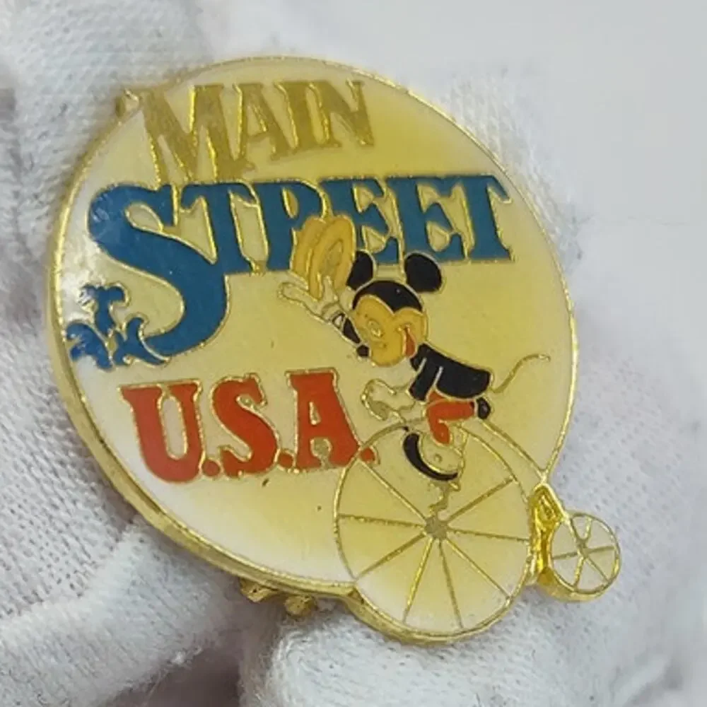 Disney Main Street Vintage Mickey Mouse Bike Pin
